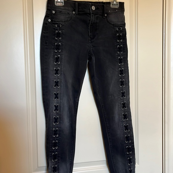 Express, cool lace up front detail, stretch distress jeans size 4 - Picture 1 of 2